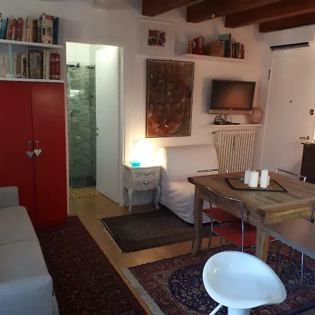 Mini Contra San Pietro Apartman *